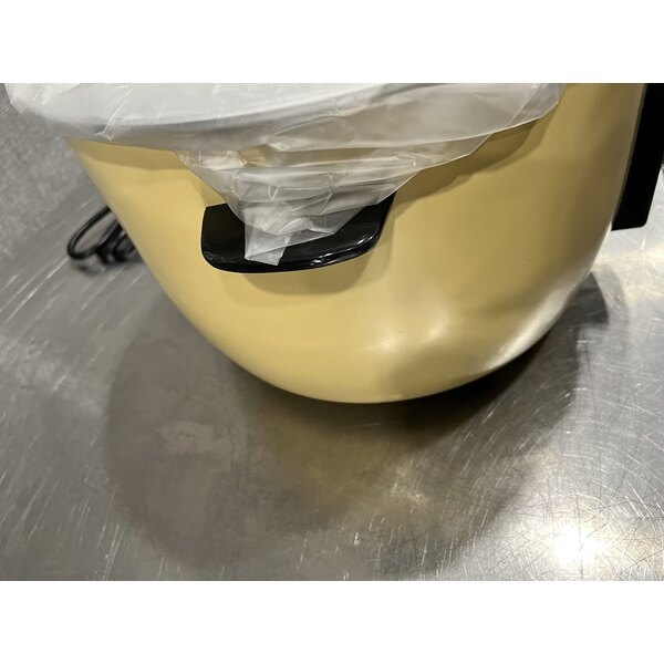 Scratch and Dent Town 57137 74 Cup (37 Cup Raw) Electric Rice Cooker / Warmer - 120V, 1800W