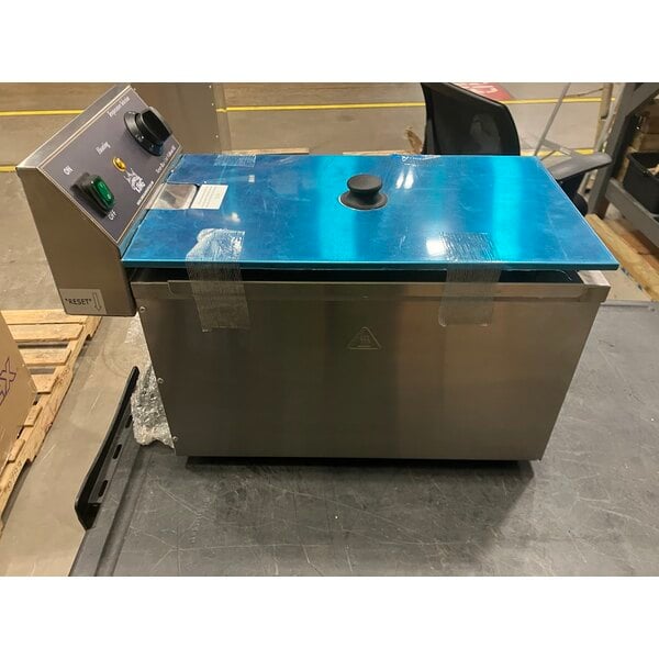 Scratch and Dent Carnival King CDF17A 37 lb. Corn Dog Fryer - 120V, 1800W