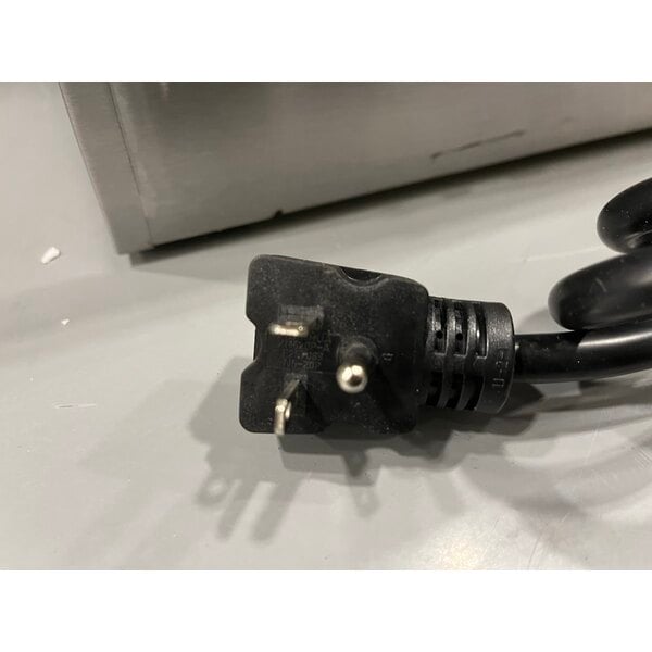 Scratch and Dent Avantco T3300B Commercial 10" Wide Conveyor Toaster with 3" Opening - 208V, 3300W, 800 Slices per Hour