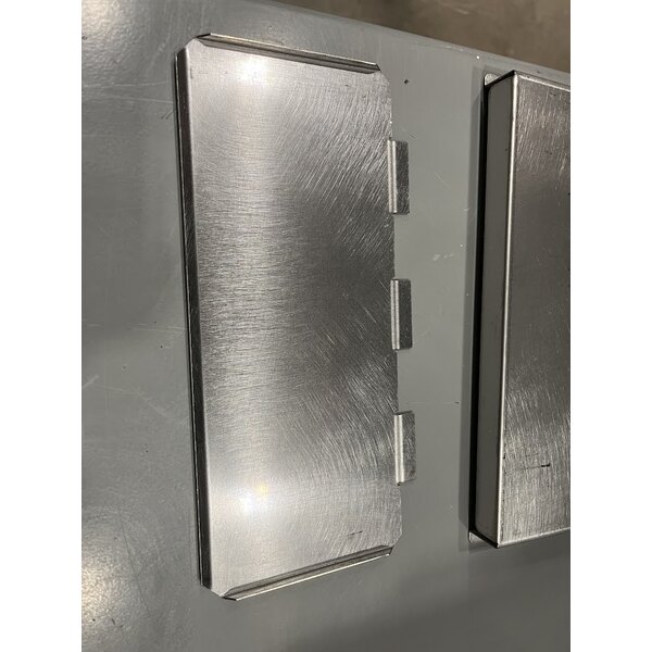 Scratch and Dent Avantco T3300B Commercial 10" Wide Conveyor Toaster with 3" Opening - 208V, 3300W, 800 Slices per Hour