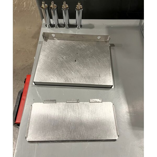 Scratch and Dent Avantco T3300B Commercial 10" Wide Conveyor Toaster with 3" Opening - 208V, 3300W, 800 Slices per Hour