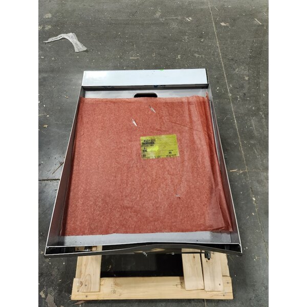 Scratch and Dent Garland GTGG24-GT24M 24" Natural Gas Countertop Griddle with Thermostatic Controls - 56,000 BTU