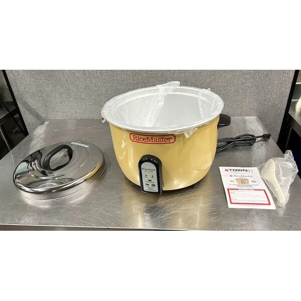 Scratch and Dent Town 57137 74 Cup (37 Cup Raw) Electric Rice Cooker / Warmer - 120V, 1800W