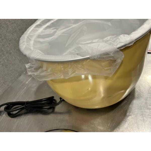 Scratch and Dent Town 57137 74 Cup (37 Cup Raw) Electric Rice Cooker / Warmer - 120V, 1800W