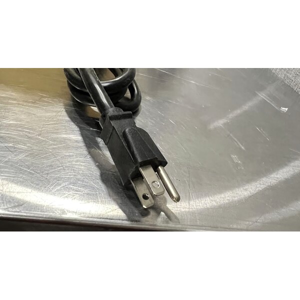 Scratch and Dent Town 57137 74 Cup (37 Cup Raw) Electric Rice Cooker / Warmer - 120V, 1800W