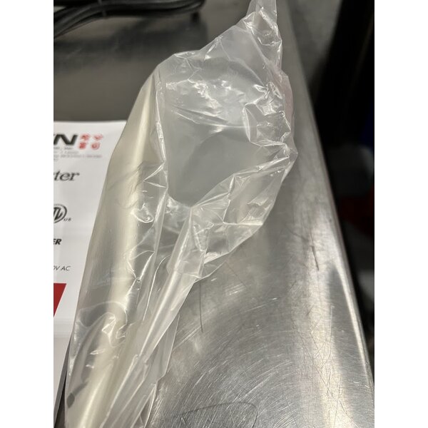 Scratch and Dent Town 57137 74 Cup (37 Cup Raw) Electric Rice Cooker / Warmer - 120V, 1800W