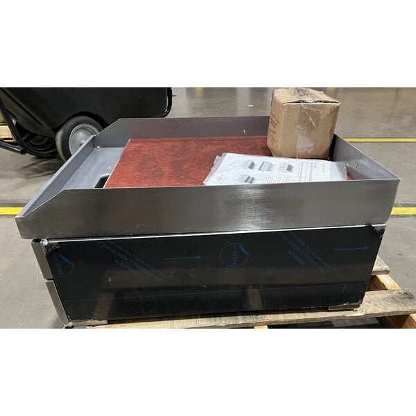 Scratch and Dent Garland E24-24G 24" Heavy-Duty Electric Countertop Griddle - 208V, 1 Phase, 8 kW