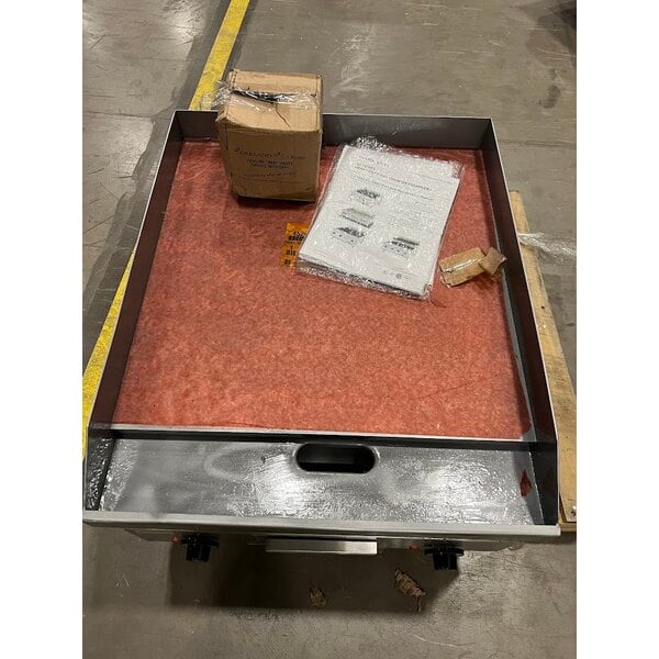 Scratch and Dent Garland E24-24G 24" Heavy-Duty Electric Countertop Griddle - 208V, 1 Phase, 8 kW