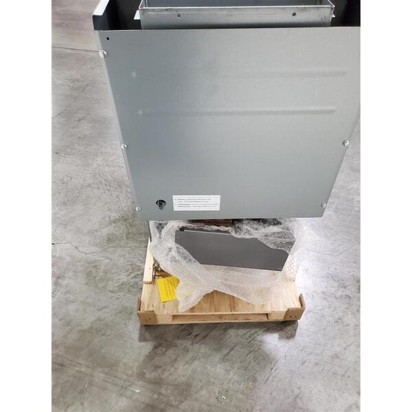 Scratch and Dent MainStreet Equipment Liquid Propane 40 lb. Stainless Steel Floor Fryer - 90,000 BTU