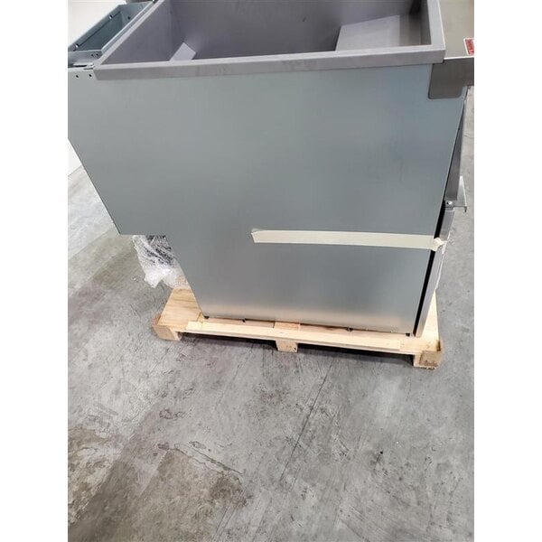 Scratch and Dent MainStreet Equipment Liquid Propane 40 lb. Stainless Steel Floor Fryer - 90,000 BTU