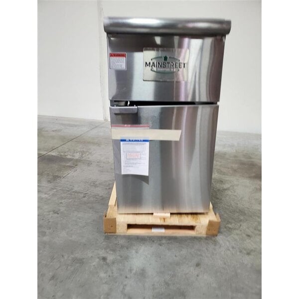 Scratch and Dent MainStreet Equipment Liquid Propane 40 lb. Stainless Steel Floor Fryer - 90,000 BTU