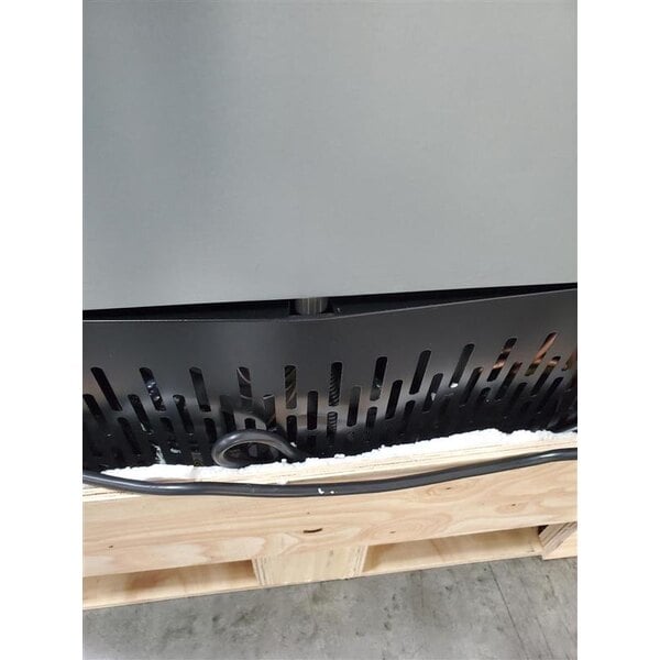 Scratch and Dent Avantco A-19F-HC 29" Solid Door Reach-In Freezer