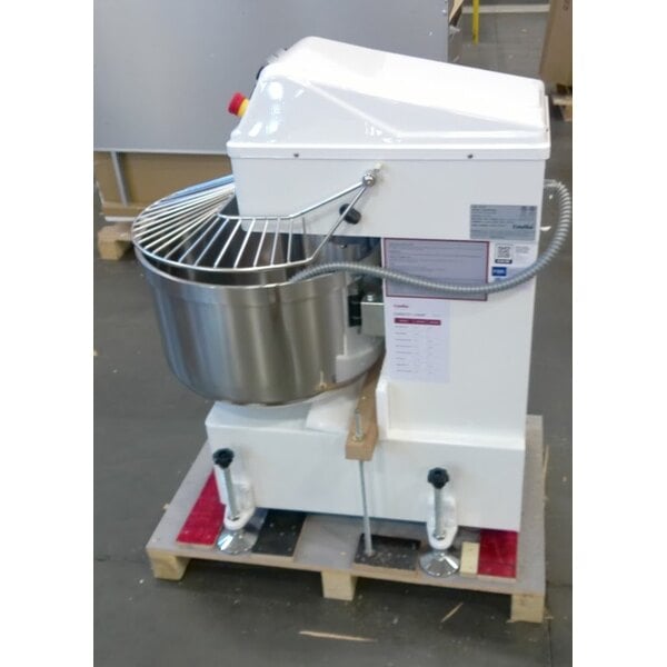 Scratch and Dent Estella SM20 20 Qt. / 28 lb. Two-Speed Spiral Dough Mixer - 120V, 2 HP