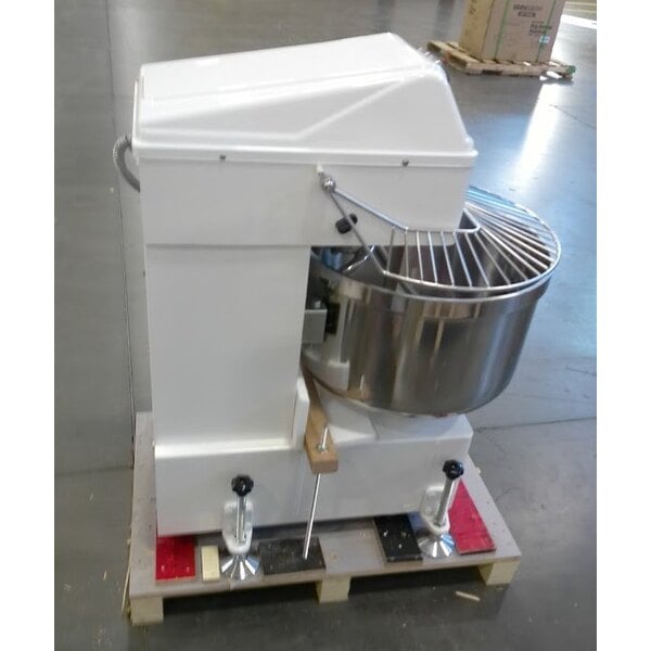 Scratch and Dent Estella SM20 20 Qt. / 28 lb. Two-Speed Spiral Dough Mixer - 120V, 2 HP