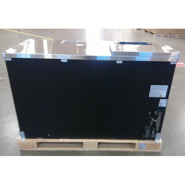 Scratch and Dent Avantco UDD-2-CT Black Kegerator / Beer Dispenser with Double Tap Tower and Club Top - (2) 1/2 Keg Capacity