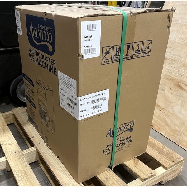 Scratch and Dent Avantco Ice UC-B-77-A 14 13/16" Air Cooled Undercounter Bullet Ice Machine - 96 lb.
