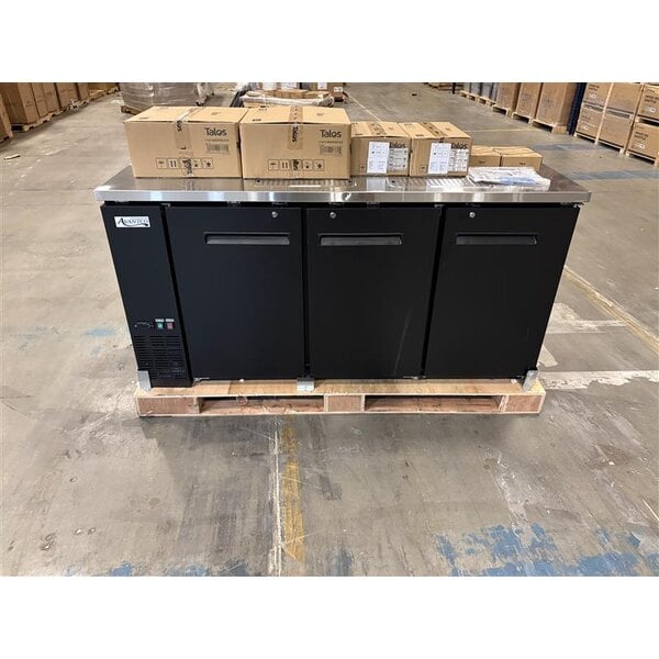 Scratch and Dent Avantco UDD-72-HC (2) Four Tap Shallow Depth Kegerator Beer Dispenser - Black, (3) 1/2 Keg Capacity