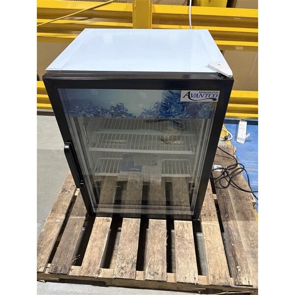 Scratch and Dent Avantco CRM-5-HC White Countertop Display Refrigerator with Swing Door - 3.9 Cu. Ft.