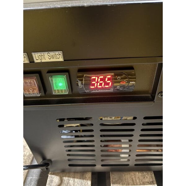 Scratch and Dent Avantco CRM-5-HC White Countertop Display Refrigerator with Swing Door - 3.9 Cu. Ft.