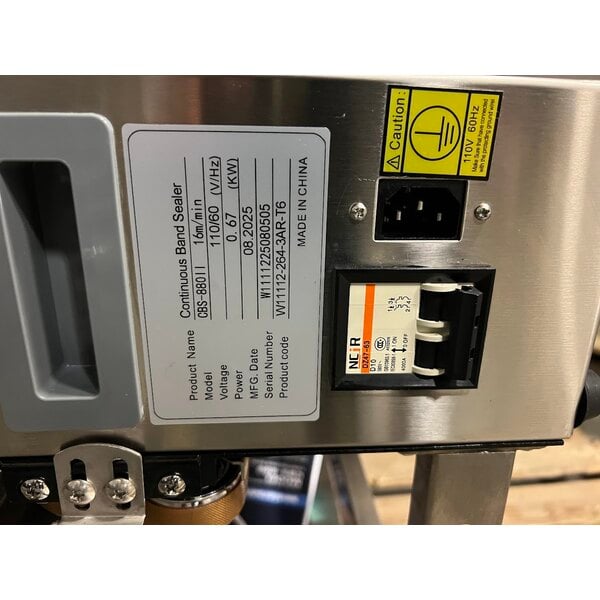 Scratch and Dent Sealer Sales Vertical Semi-Automatic Right-Feed Band Sealer with Embossing Wheel CBS-880II - 110V