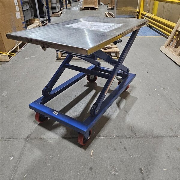 Scratch and Dent Vestil 37 7/16" x 23 5/8" Blue Steel Manual Scissor Lift Cart with 18"-40" Lift and 660 lb. Capacity CART-660-M