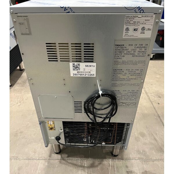 Scratch and Dent Avantco Ice Diamond EUC-F-160-A Air-Cooled Undercounter Full Cube Ice Machine with 44 lb. Bin - 159 lb., 115V