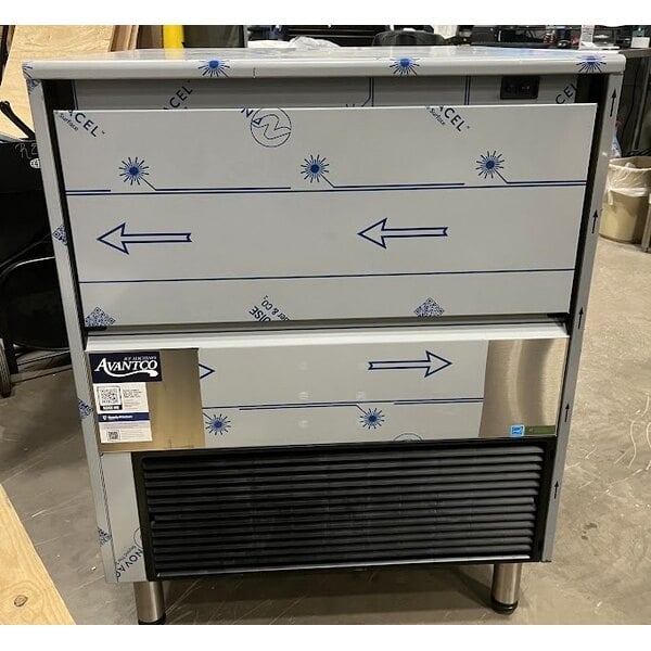 Scratch and Dent Avantco Ice Diamond EUC-F-340-A Air-Cooled Undercounter Full Cube Ice Machine with 99 lb. Bin - 340 lb., 115V