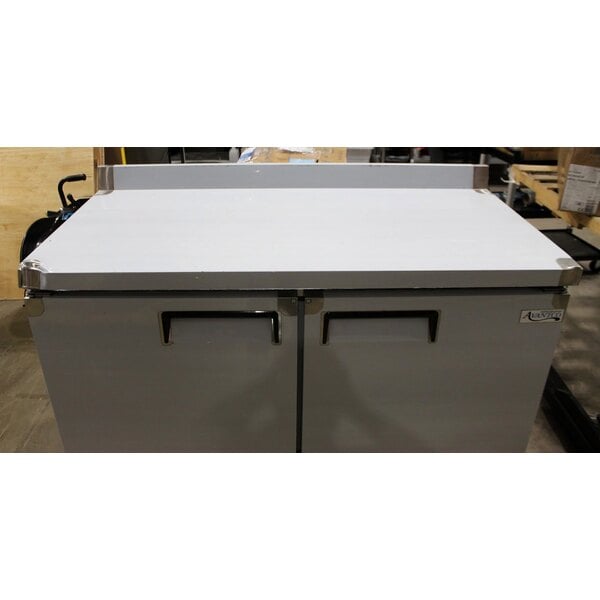 Scratch and Dent Avantco AWT-60R 60" Worktop Refrigerator with 3 1/2" Backsplash