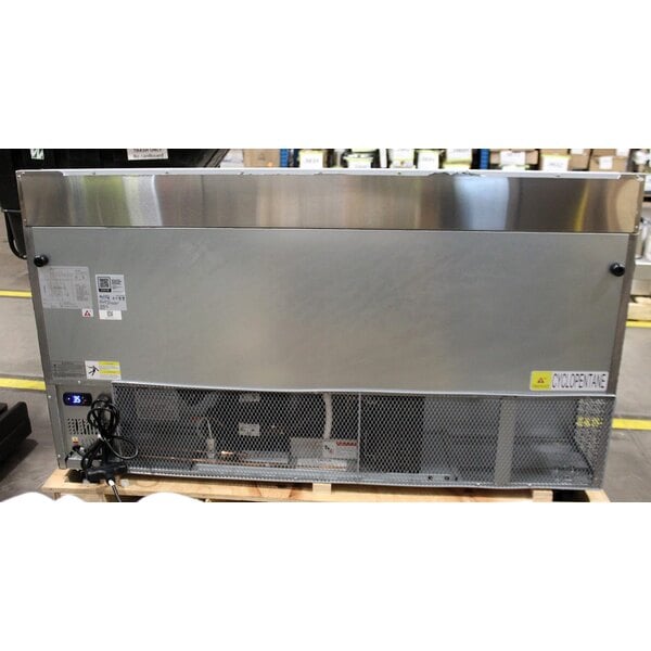 Scratch and Dent Avantco AWT-60R 60" Worktop Refrigerator with 3 1/2" Backsplash