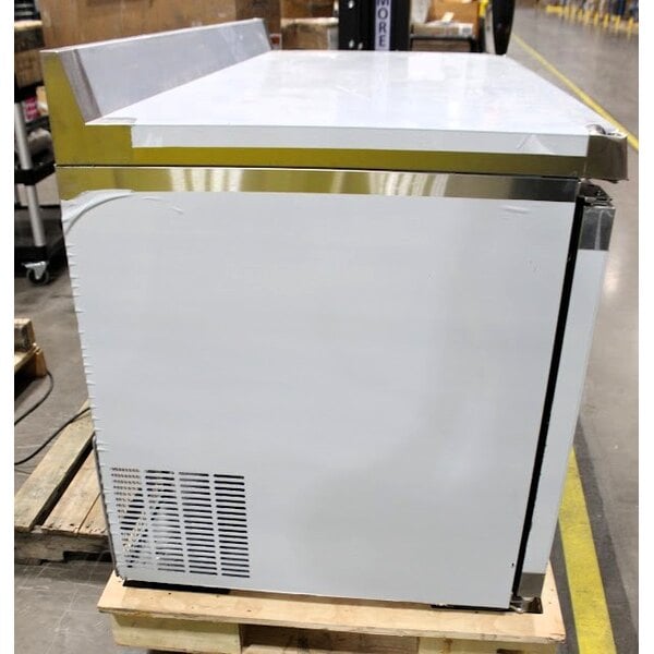 Scratch and Dent Avantco AWT-60R 60" Worktop Refrigerator with 3 1/2" Backsplash