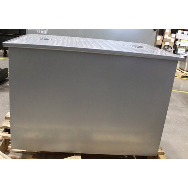 Scratch and Dent Regency 100 lb. 50 GPM Grease Trap with 4" Non-Threaded Connections - PDI Certified