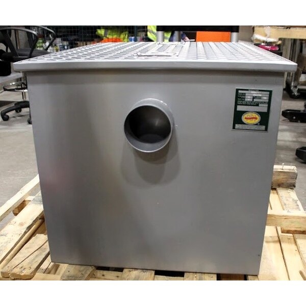 Scratch and Dent Regency 100 lb. 50 GPM Grease Trap with 4" Non-Threaded Connections - PDI Certified
