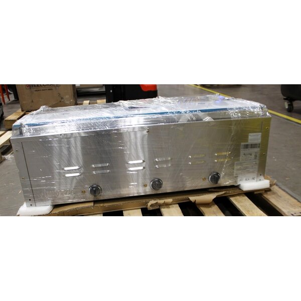 Scratch and Dent Avantco STE-3S Three Pan Open Well Electric Steam Table with Undershelf - 120V, 1500W