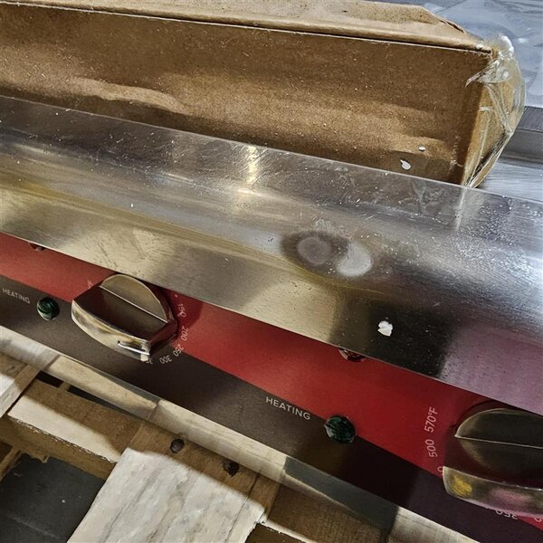 Scratch and Dent Avantco EG30N 30" Electric Countertop Griddle - 208/240V, 3375W-4500W