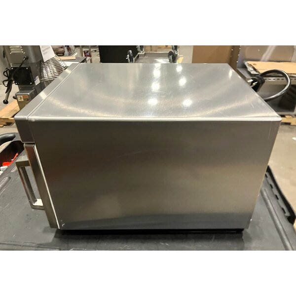 Scratch and Dent Solwave Ameri-Series SWAHD21 Space Saver Heavy-Duty Stainless Steel Commercial Microwave with Push Button Controls - 208/240V, 2,100W