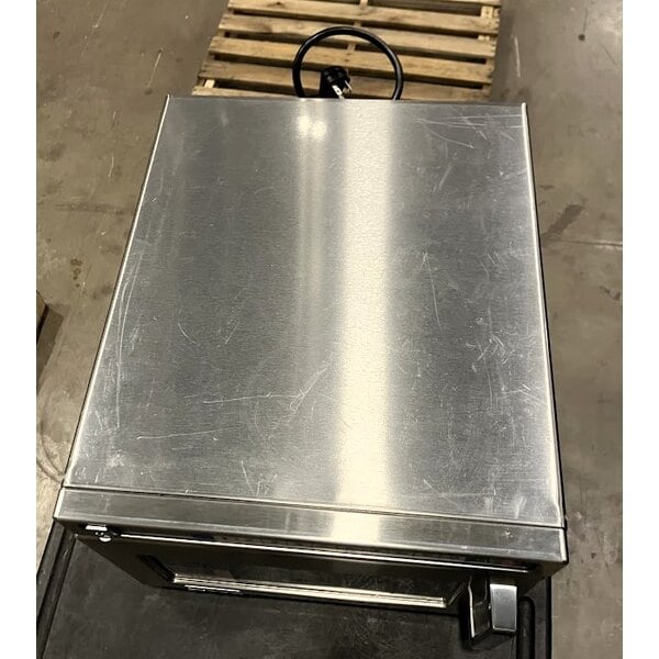 Scratch and Dent Solwave Ameri-Series SWAHD21 Space Saver Heavy-Duty Stainless Steel Commercial Microwave with Push Button Controls - 208/240V, 2,100W