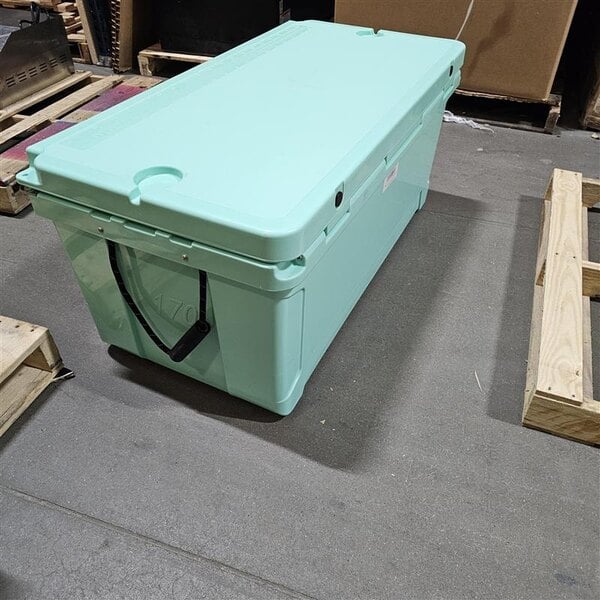 Scratch and Dent CaterGator CG170SF Seafoam 170 Qt. Rotomolded Outdoor Cooler / Ice Chest