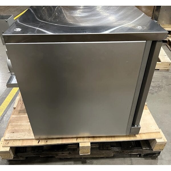 Scratch and Dent Cooking Performance Group FECD-100-C Single Deck Standard Depth Full Size Electric Convection Oven- 208V, 3 Phase, 11 kW