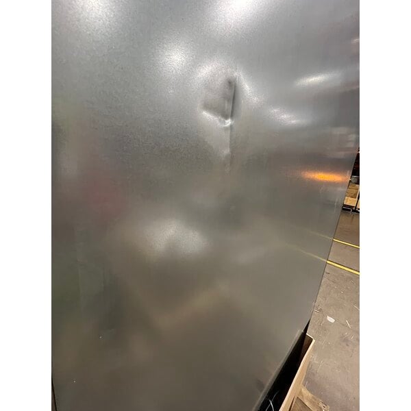 Scratch and Dent Avantco A-35R-HC 39 1/2" Solid Door Reach-In Refrigerator