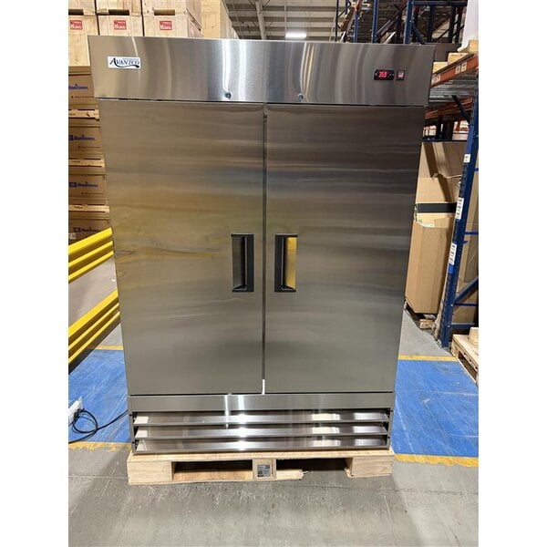 Scratch and Dent Avantco A-49R-HC 54" Solid Door Reach-In Refrigerator