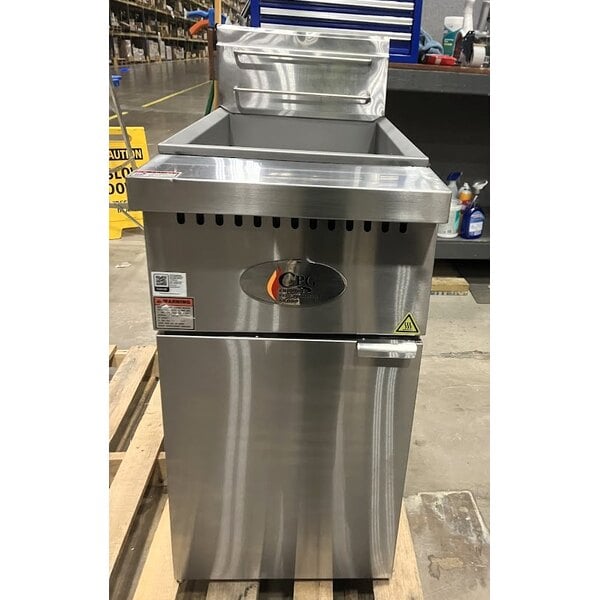 Scratch and Dent Cooking Performance Group FFOP40 Natural Gas 40 lb. Stainless Steel Open Pot Floor Fryer - 90,000 BTU