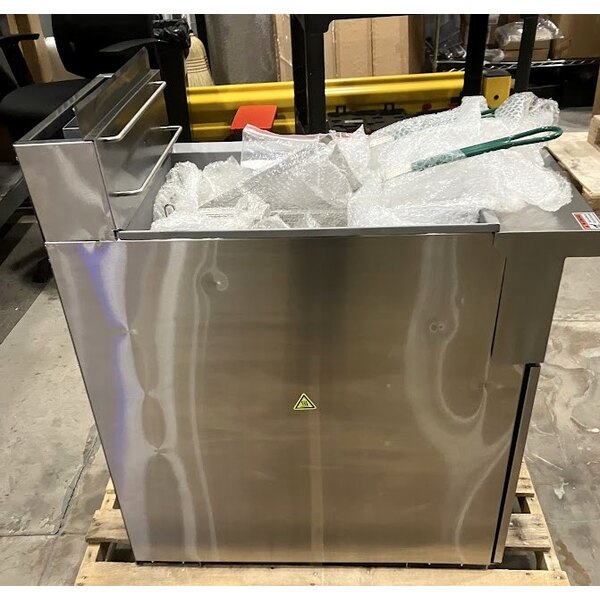 Scratch and Dent Cooking Performance Group FFOP40 Natural Gas 40 lb. Stainless Steel Open Pot Floor Fryer - 90,000 BTU