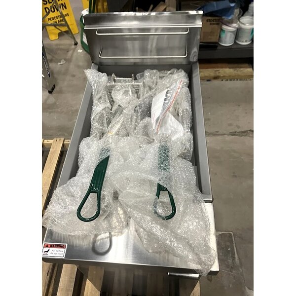 Scratch and Dent Cooking Performance Group FFOP40 Natural Gas 40 lb. Stainless Steel Open Pot Floor Fryer - 90,000 BTU