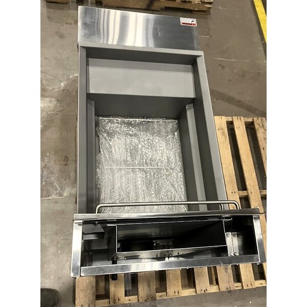 Scratch and Dent Cooking Performance Group FFOP40 Natural Gas 40 lb. Stainless Steel Open Pot Floor Fryer - 90,000 BTU