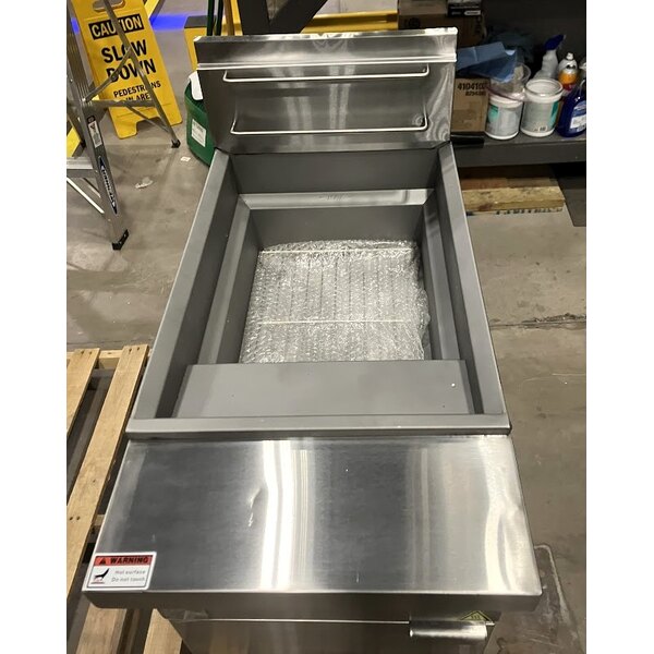 Scratch and Dent Cooking Performance Group FFOP40 Natural Gas 40 lb. Stainless Steel Open Pot Floor Fryer - 90,000 BTU