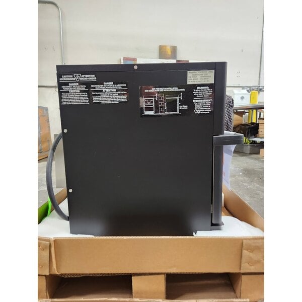 Scratch and Dent Merrychef eikon e1s Classic High-Speed Accelerated Cooking Countertop Oven - 208/240V