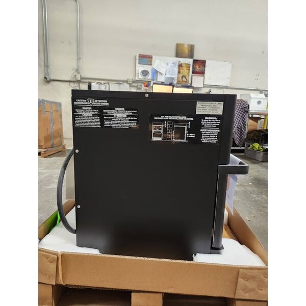 Scratch and Dent Merrychef eikon e1s Classic High-Speed Accelerated Cooking Countertop Oven - 208/240V