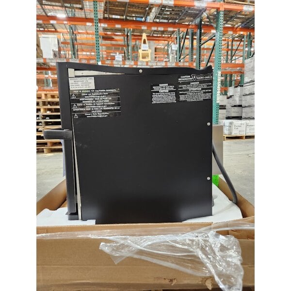 Scratch and Dent Merrychef eikon e1s Classic High-Speed Accelerated Cooking Countertop Oven - 208/240V