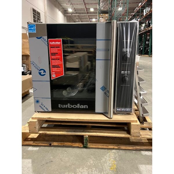 Scratch and Dent Moffat E32D5-2P Turbofan Single Deck Full Size Electric Digital Convection Oven with Steam Injection - 208V, 1 Phase, 5.8 kW