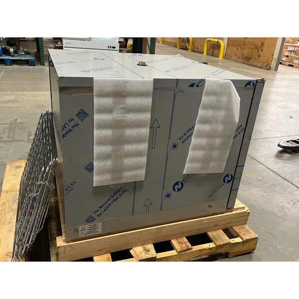 Scratch and Dent Moffat E32D5-2P Turbofan Single Deck Full Size Electric Digital Convection Oven with Steam Injection - 208V, 1 Phase, 5.8 kW